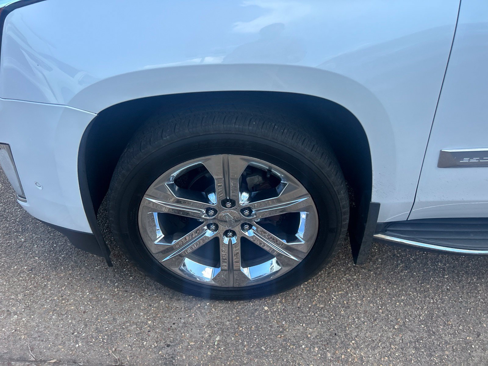Used 2019 Cadillac Escalade Luxury AWD/4WD image 8