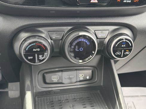 Certified 2026 Hyundai Venue SEL FWD image 24