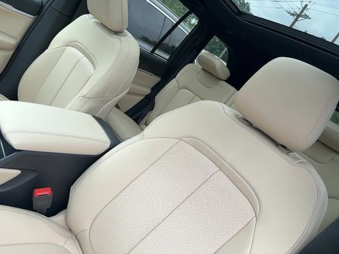 New 2025 Jeep Grand Cherokee Limited w/ Luxury Tech Group II image 7