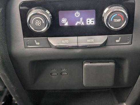 Used 2024 Chevrolet Traverse RS image 26