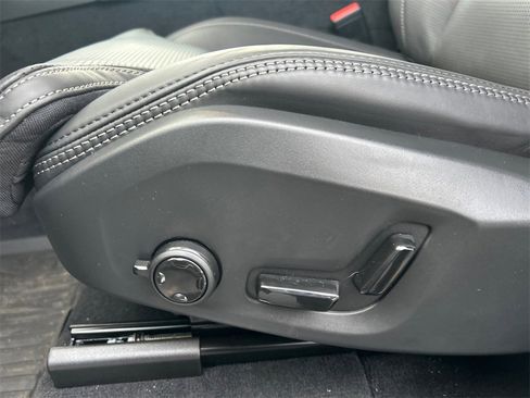 New 2026 Volvo XC90 B6 Ultra w/ Protection Package image 11