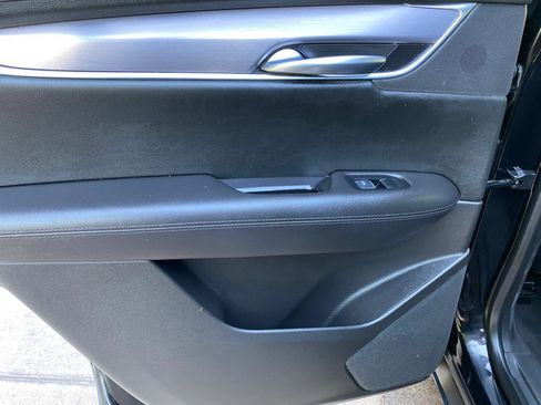 Used 2017 Cadillac XT5 Premium Luxury FWD image 38