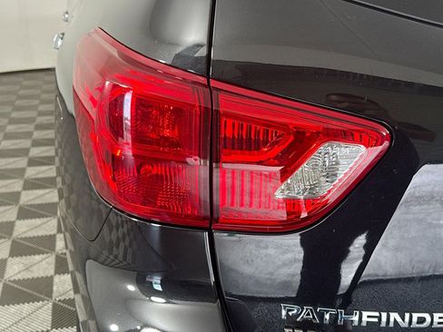 Used 2019 Nissan Pathfinder S AWD/4WD image 36