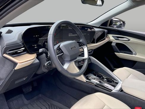Used 2025 Audi Q5 Premium AWD/4WD image 18