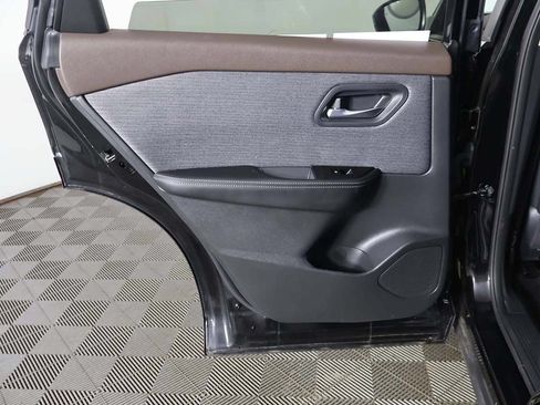 Used 2023 Nissan Rogue SV AWD/4WD image 23