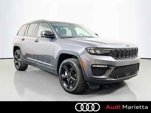 Used 2023 Jeep Grand Cherokee Limited w/ Luxury Tech Group II image 1