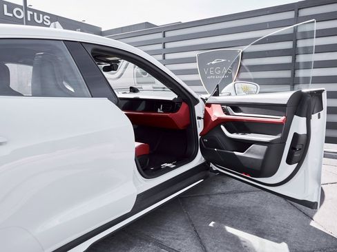 Used 2020 Porsche Taycan Turbo image 23