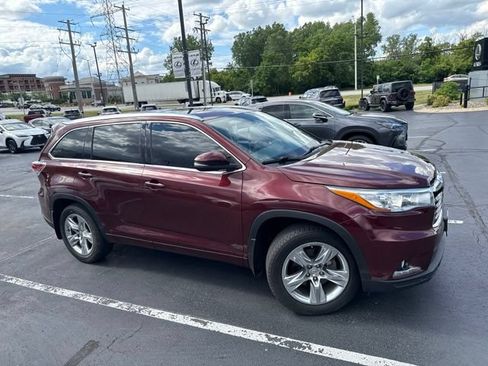Used 2015 Toyota Highlander Limited w/ Driver Technology Package AWD/4WD image 5