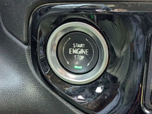 Used 2025 GMC Sierra 2500 SLE w/ SLE Convenience Package image 28