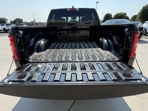 Used 2025 RAM 1500 Laramie AWD/4WD image 10
