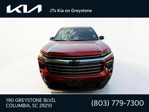 Used 2026 Chevrolet Traverse LT w/ Sun and Wheel Package FWD image 1