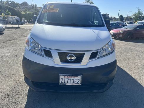 Used 2016 Nissan NV200 S w/ Cruise Control Package image 2