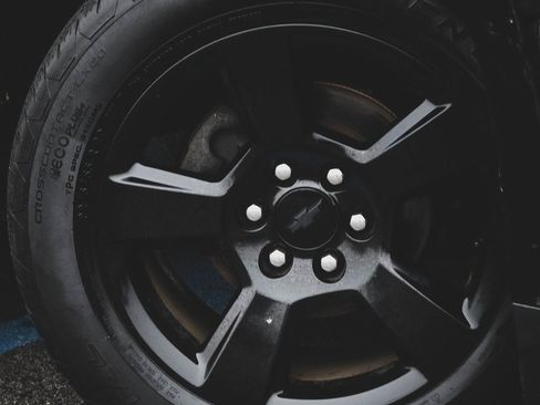 Used 2017 Chevrolet Suburban LT image 30