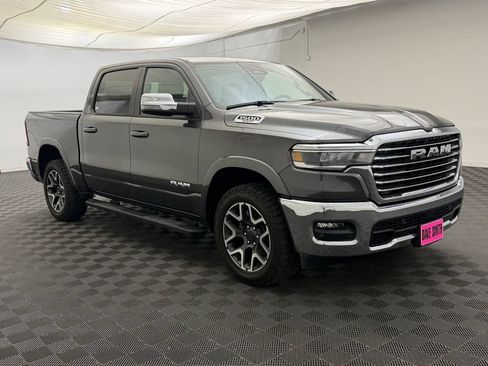 Used 2025 RAM 1500 Laramie AWD/4WD image 7