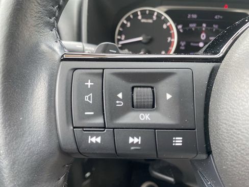 Used 2023 Nissan Rogue SL w/ SL Premium Package image 18