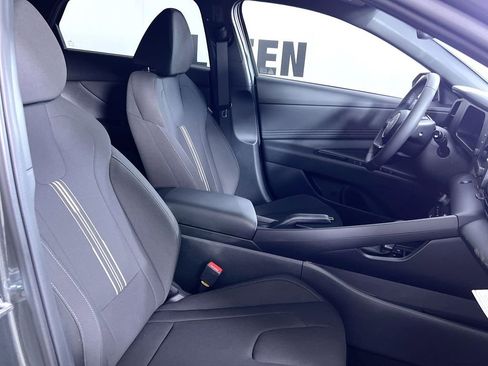 Used 2025 Hyundai Elantra Sport image 24