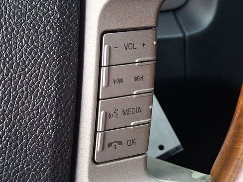 Used 2009 Lincoln Navigator 4WD image 22