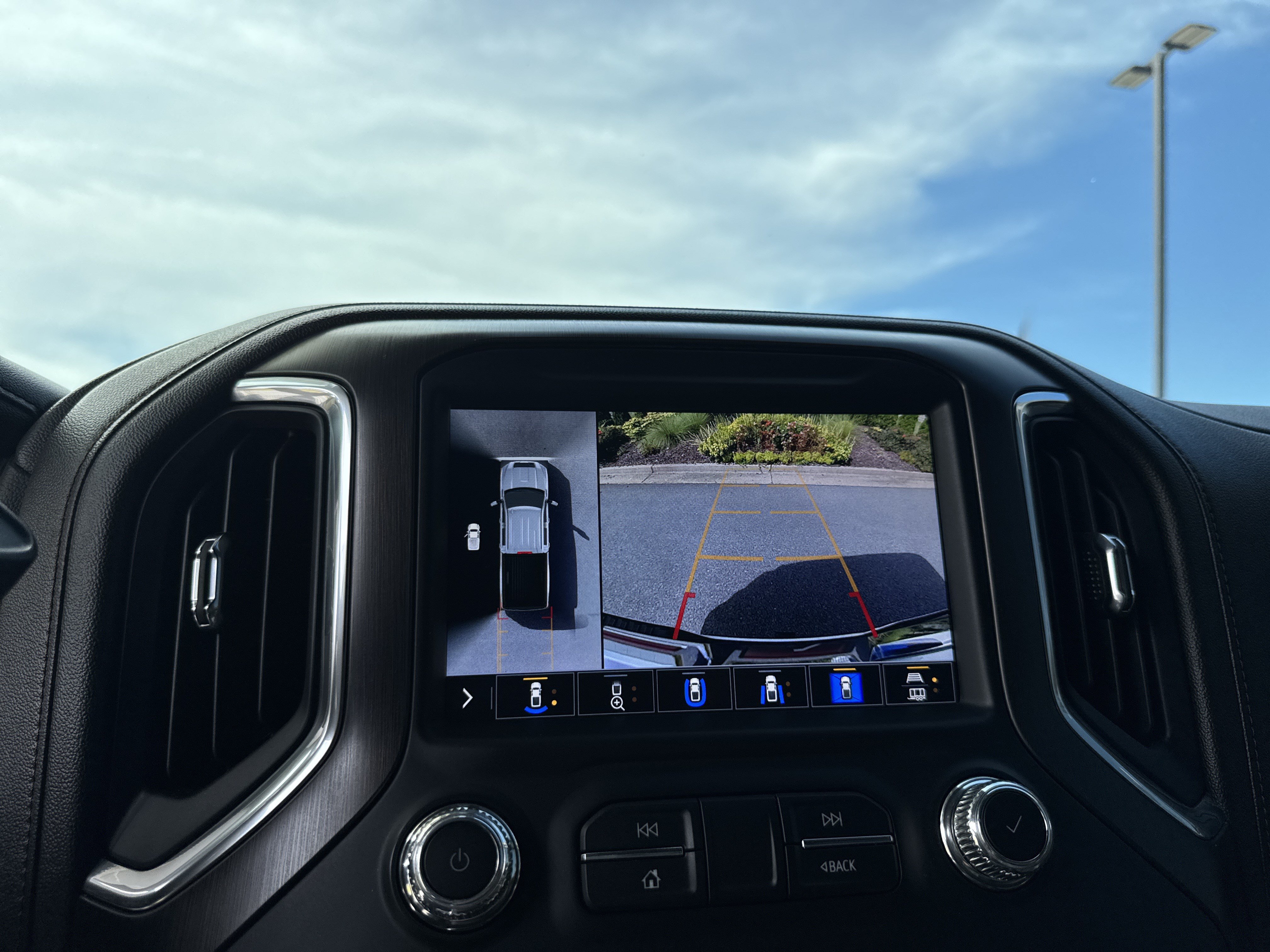 Used 2022 GMC Sierra 3500 AT4 w/ AT4 Preferred Package AWD/4WD image 27