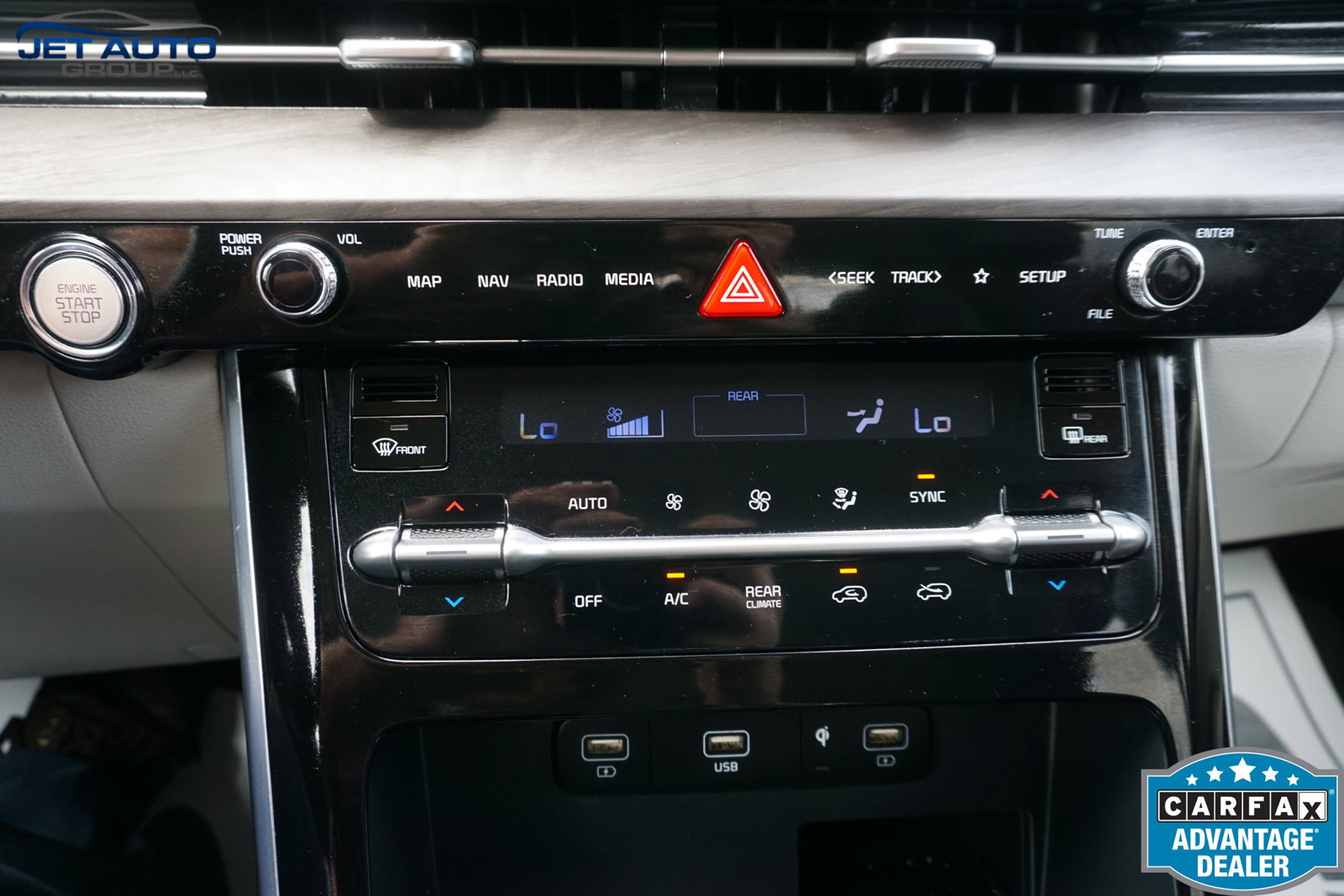 Used 2023 Kia Carnival EX FWD image 36