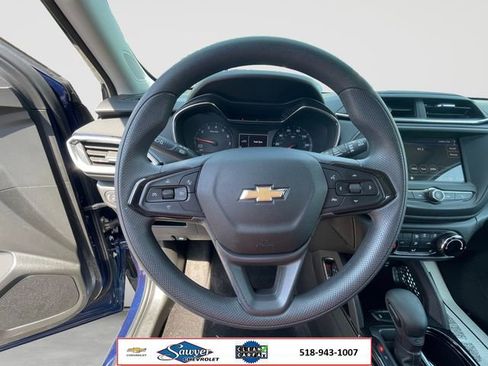 Used 2023 Chevrolet TrailBlazer LT FWD image 13
