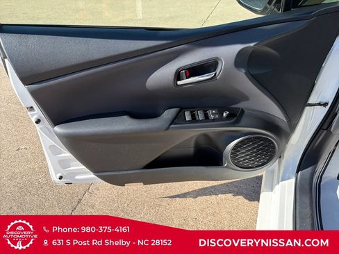 Used 2019 Toyota Prius LE FWD image 10
