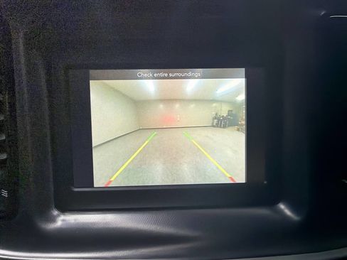 Used 2020 Dodge Challenger SXT RWD image 10