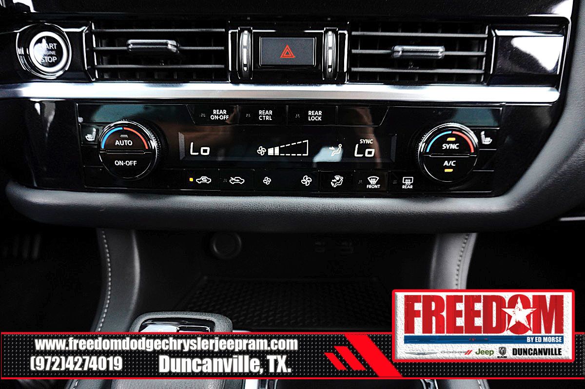 Used 2024 Nissan Pathfinder SV FWD image 24