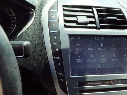 Used 2020 Lincoln MKZ Reserve FWD image 19