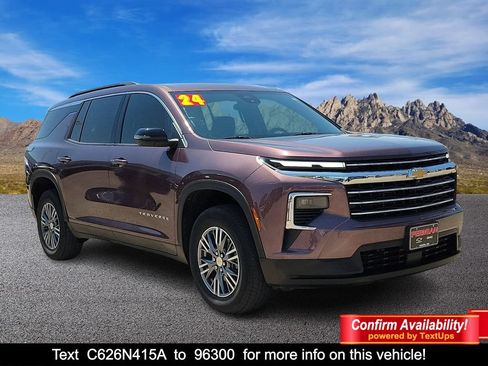 Used 2024 Chevrolet Traverse LT FWD image 1