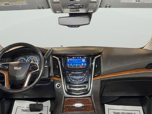Used 2015 Cadillac Escalade Premium image 14