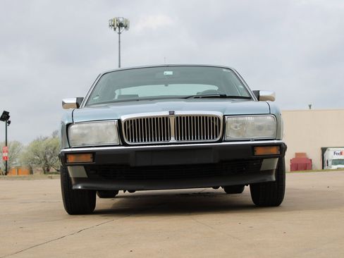 Used 1990 Jaguar XJ Vanden Plas RWD image 5