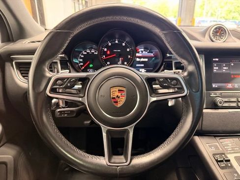 Used 2018 Porsche Macan Sport Edition AWD/4WD image 27