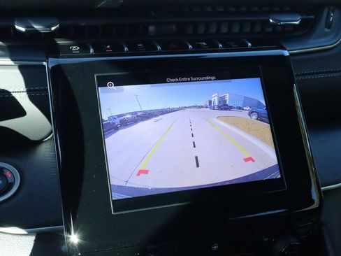 New 2025 Jeep Grand Cherokee Laredo image 6