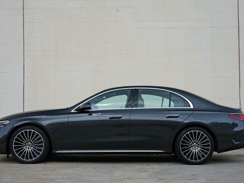 Used 2025 Mercedes-Benz E 350 4MATIC Sedan w/ Multicontour Seating Package image 9