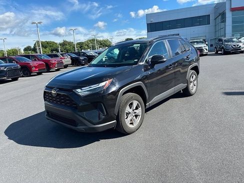 Used 2025 Toyota RAV4 XLE AWD/4WD image 16