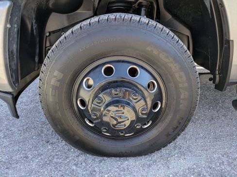 Used 2024 RAM 3500 Laramie w/ Night Edition image 10