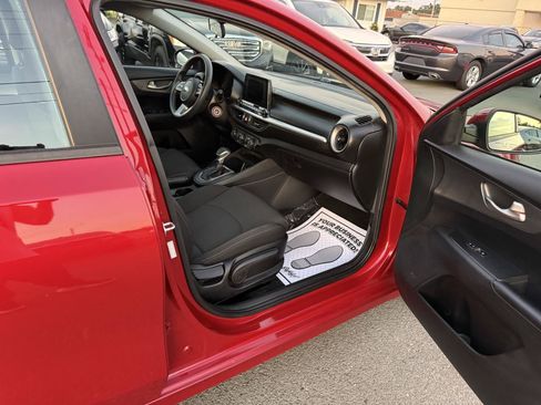 Used 2020 Kia Forte LXS FWD image 12