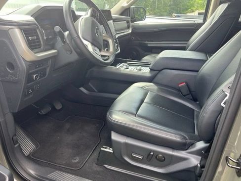 Used 2024 Ford Expedition XLT AWD/4WD image 7