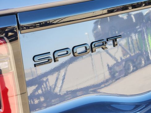 New 2025 Land Rover Discovery Sport Dynamic SE image 12