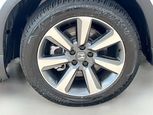 Used 2025 Honda Pilot Elite image 33
