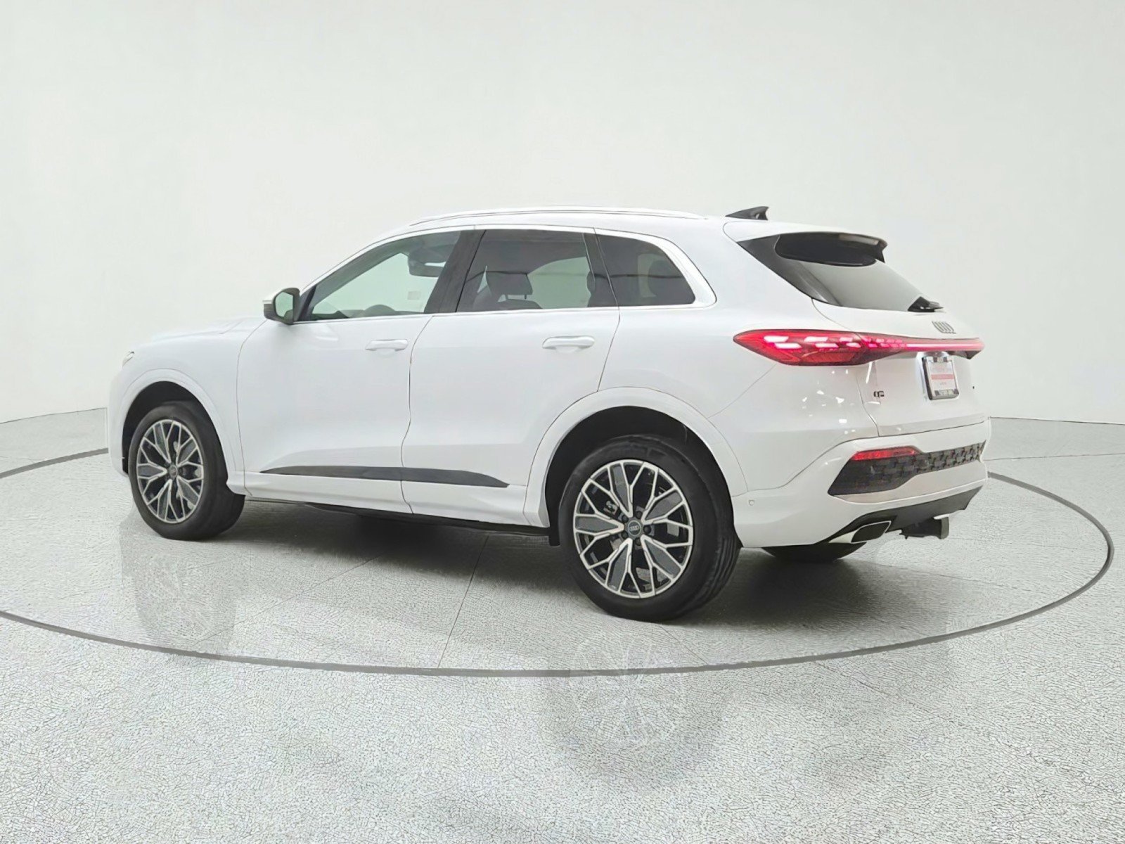 Used 2025 Audi Q5 Premium Plus w/ Premium Plus AWD/4WD image 7