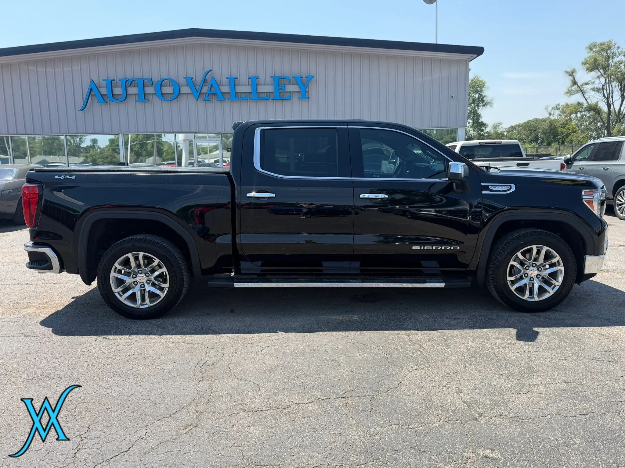 Used 2020 GMC Sierra 1500 SLT AWD/4WD image 8