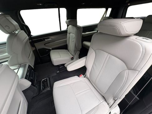 New 2026 Jeep Grand Wagoneer L 2WD image 22