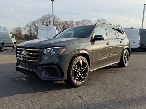 New 2026 Mercedes-Benz GLS 450 4MATIC image 3