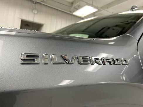 Used 2022 Chevrolet Silverado 1500 LTZ w/ LTZ Convenience Package II AWD/4WD image 28