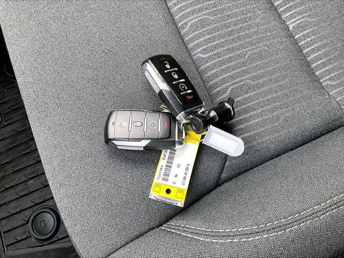 Used 2022 RAM 1500 Big Horn RWD image 31