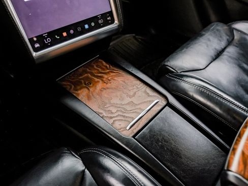 Used 2017 Tesla Model X 75D image 25