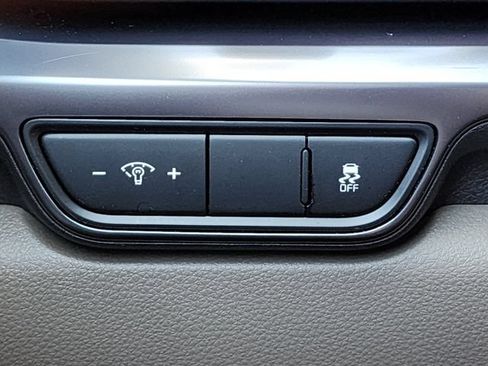 Certified 2025 Kia Carnival FWD image 36