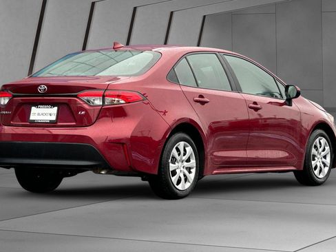 Used 2024 Toyota Corolla LE image 4