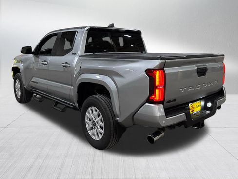 Used 2024 Toyota Tacoma SR5 AWD/4WD image 4